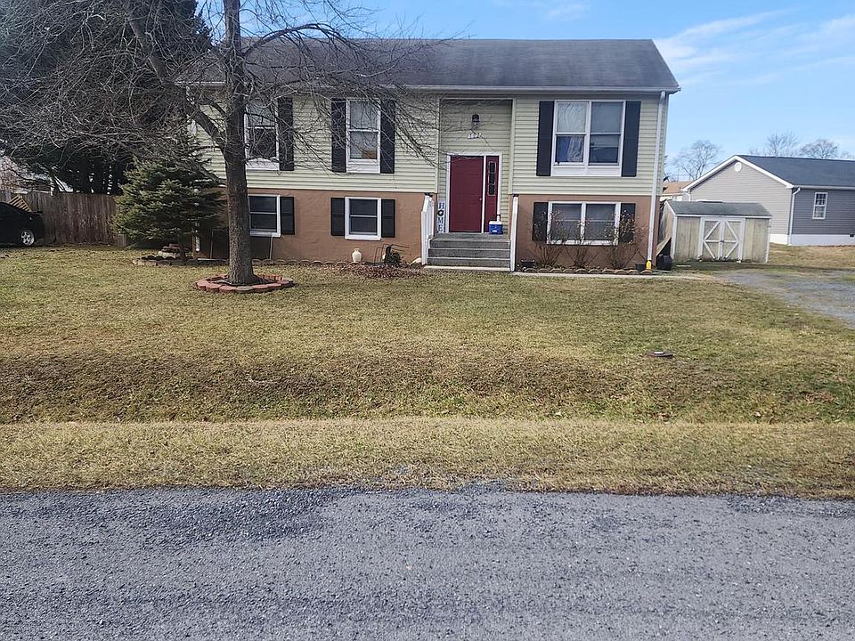 2nd image of 102 Chelan Pl