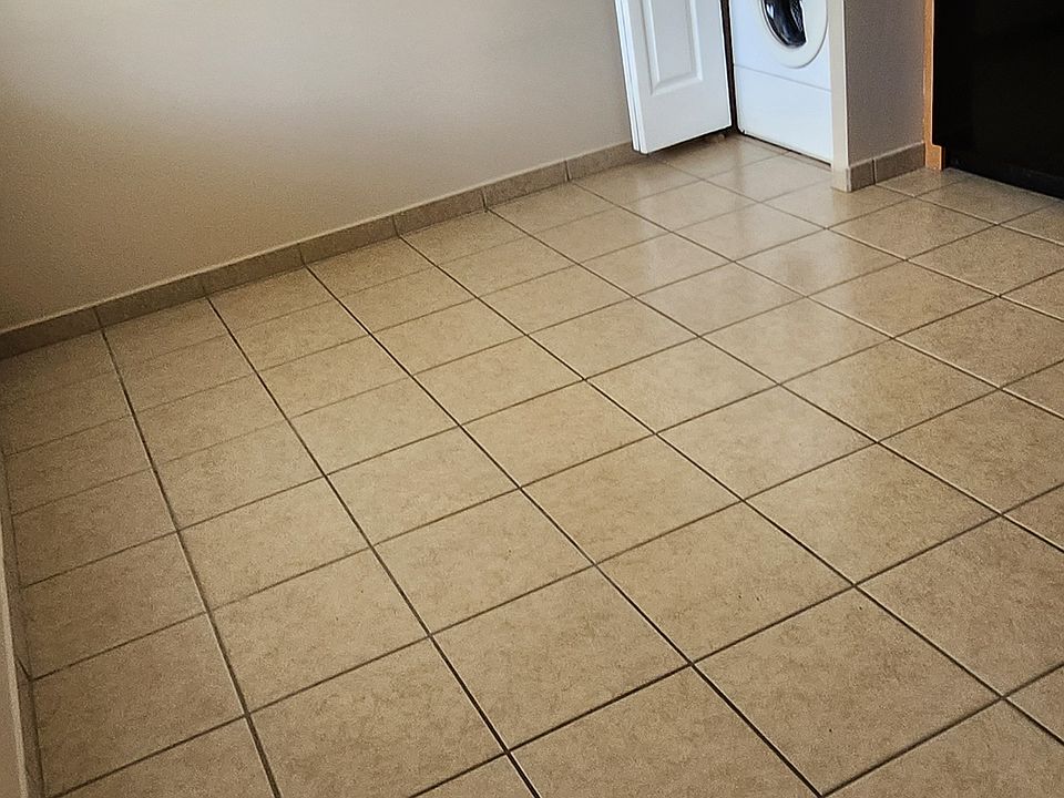 Laundry center in Kitchen
