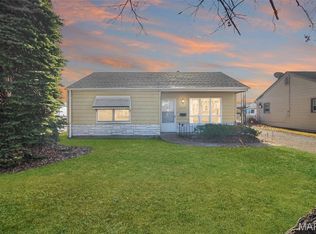 26 Union Rd, Saint Louis, MO 63123