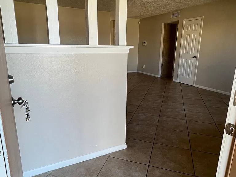 2110 Hunt Dr #B — Photo 12
