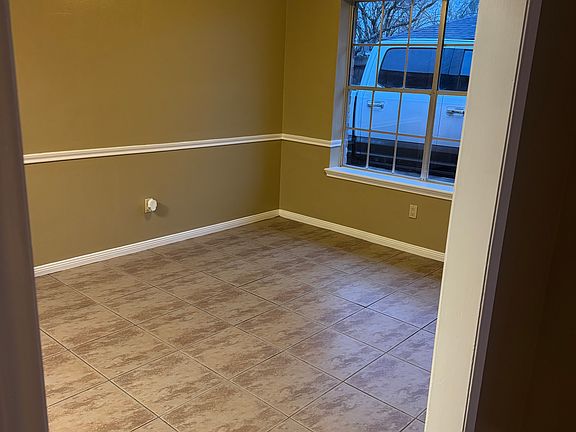 4th image of 2111 Rocky Creek Ln