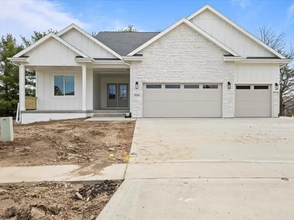 324 Crossroads Ct, Polk City, IA 50226