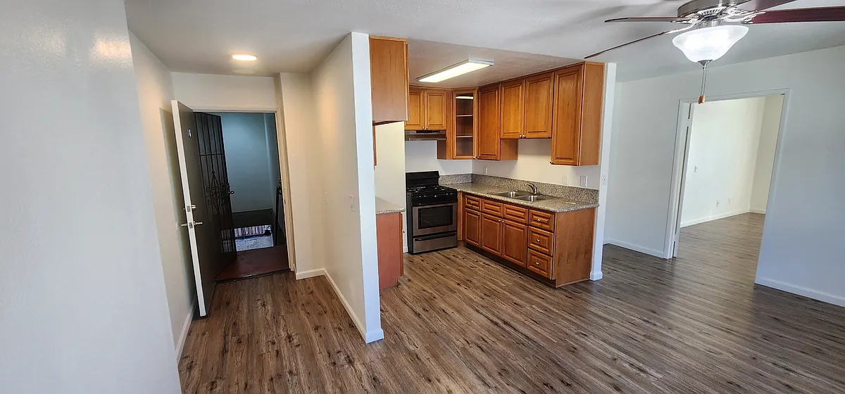Building Photo - 313 E Providencia Ave
