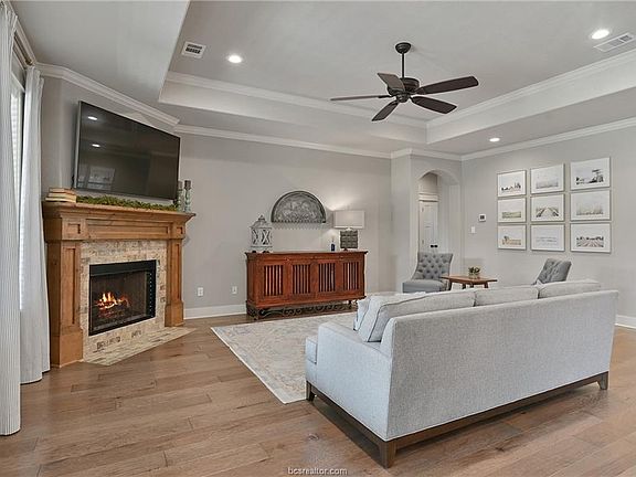 4th image of 15602 Tiger Creek Ct