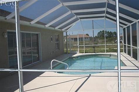 3rd image of 944 Ashley Oaks Dr