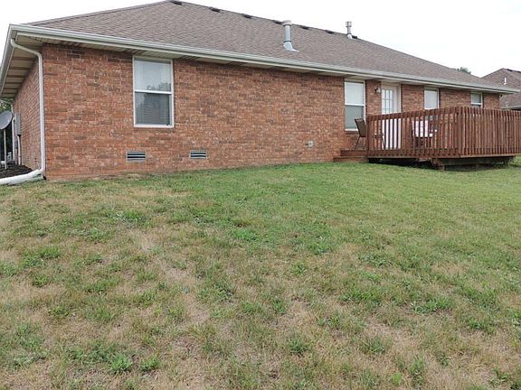 5th image of 410 S Michelle Ave