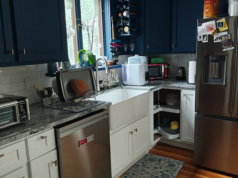 29 Roslyn Ave — Photo 50
