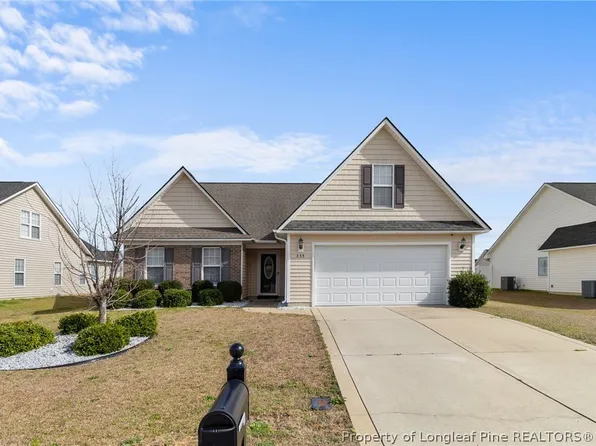 255 Collinwood Dr, Raeford, NC 28376