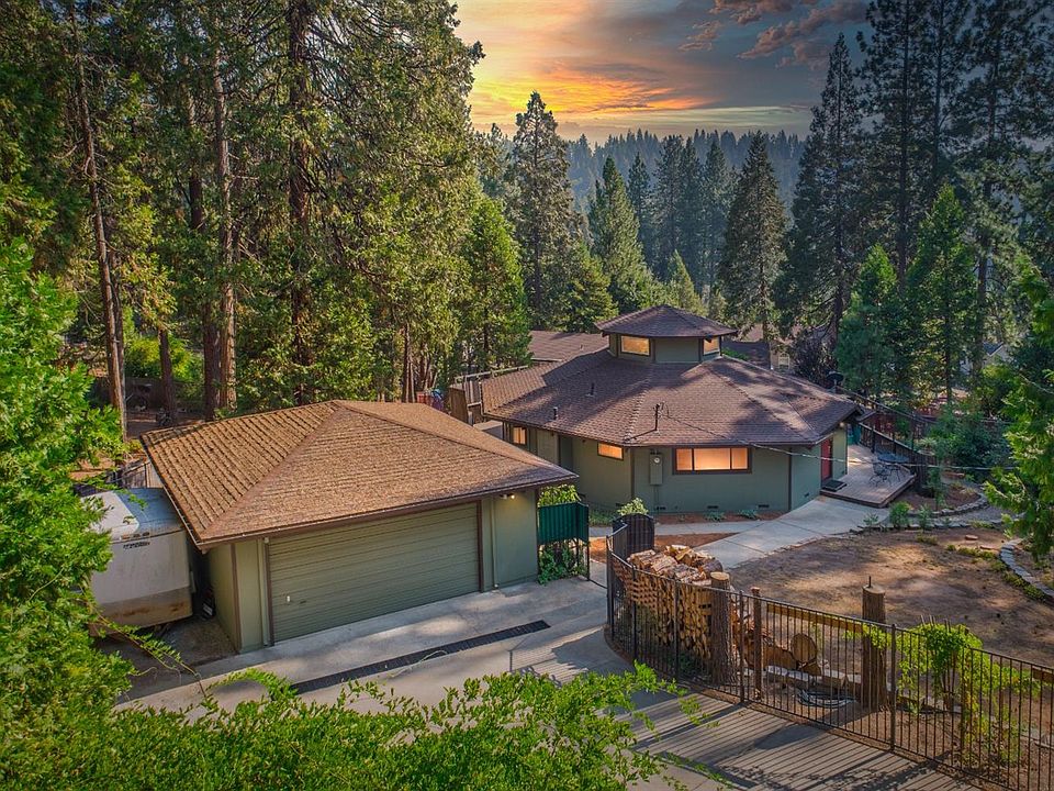 1st image of 26364 Meadow Dr