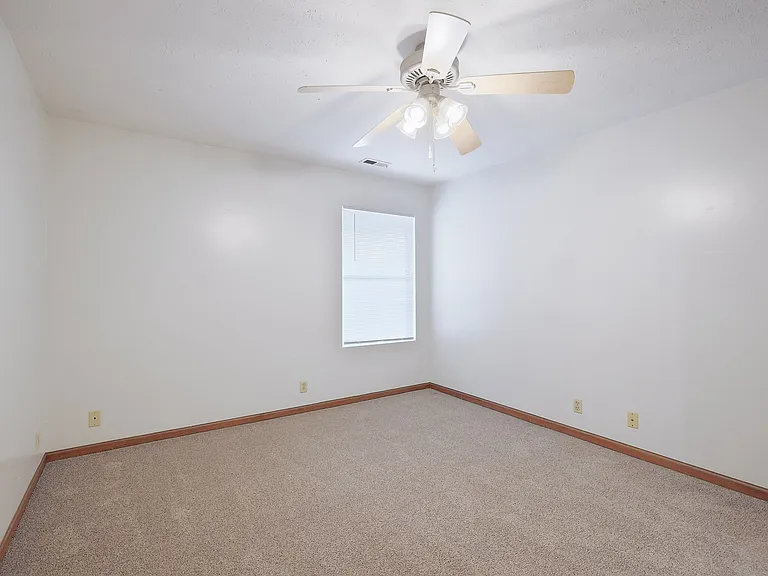 2221 S Street — Photo 38