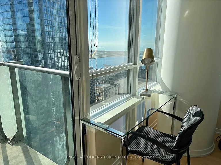 55 Bremner Blvd #3910 — Photo 4