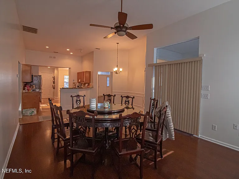 8146 Leafcrest Dr — Photo 7
