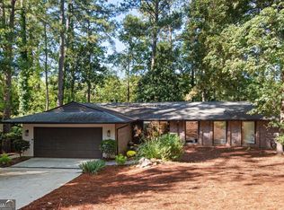 9270 N Lake Dr, Roswell, GA 30076