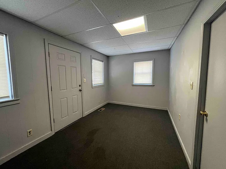 27 Tolles St — Photo 4