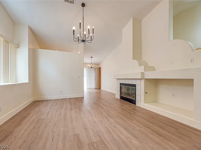 9829 Panorama Cliff Dr — Photo 4