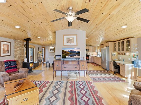 3rd image of 396 S Leisure Rd