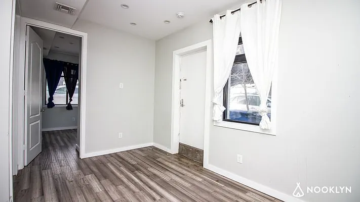 Rented by Nooklyn NYC LLC | media 18