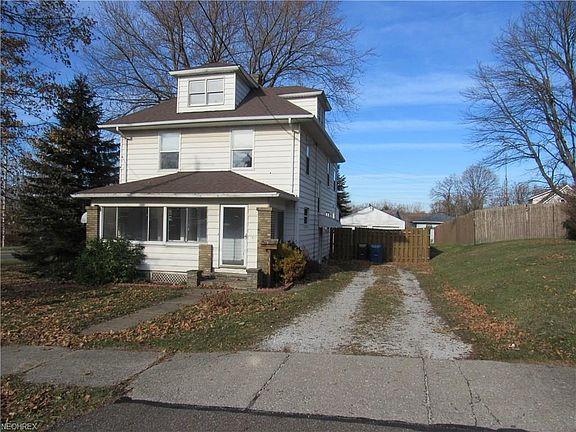 3rd image of 153 E Park Ave