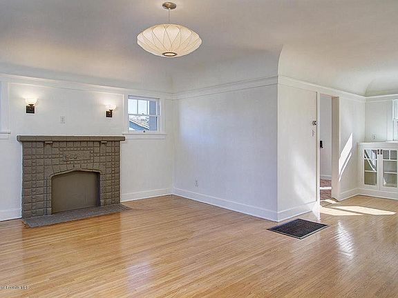4th image of 6020 Crestwood Way