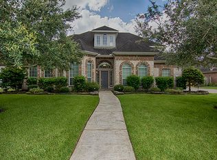 301 Falcon Lake Dr, Friendswood, TX 77546