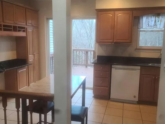 3rd image of 15205 Valley Stream Dr