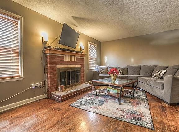 5th image of 2625 N 49th St