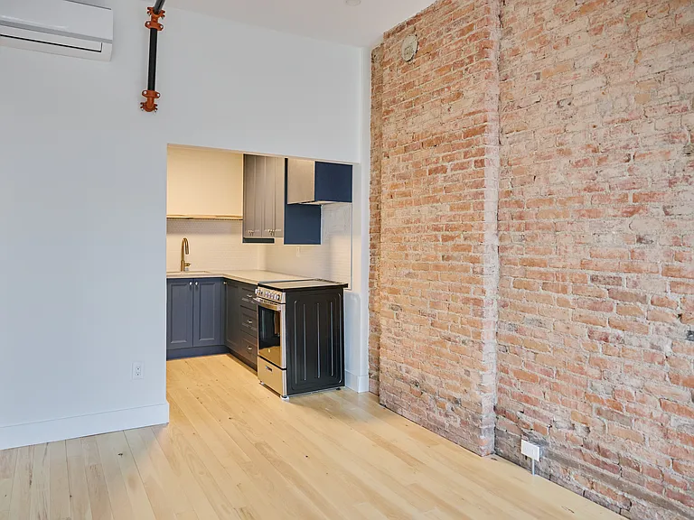 107 Street Paul St #1 — Photo 6