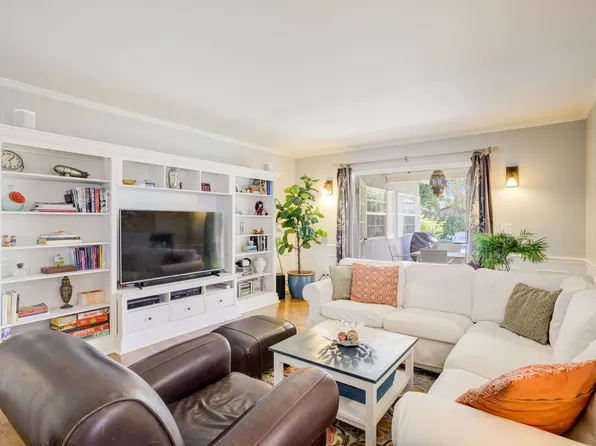 4243 Rhodes Ave, Studio City, CA 91604