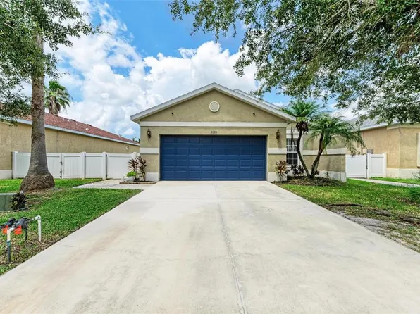 2822 22nd St E, Palmetto, FL 34221