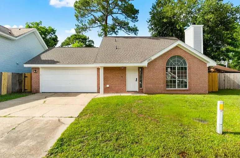 1725 Colonial Ct