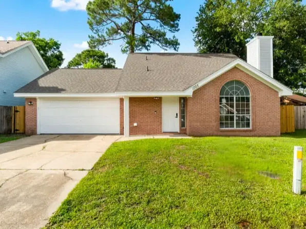 1725 Colonial Ct, Fort Walton Beach, FL 32547