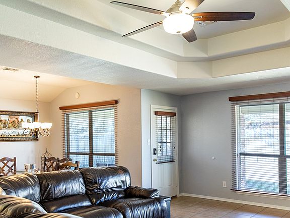 5th image of 14 Burnham Dr