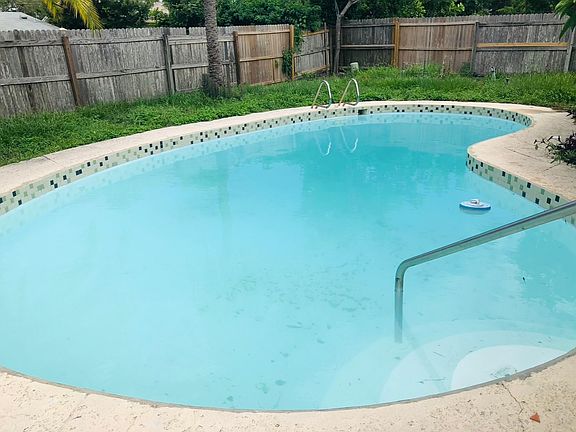 4th image of 1612 Stone Creek Dr