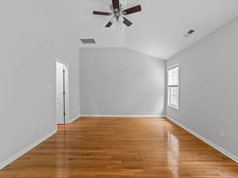 6809 Middleboro Dr — Photo 18