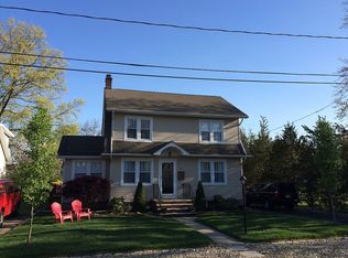 6 Center St, Pompton Plains, NJ 07444