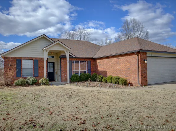 11610 N 109th Pl E, Collinsville, OK 74021
