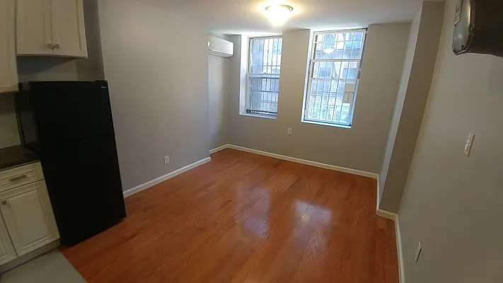 Rented by Downtown Mgt & Realty LLC | media 8