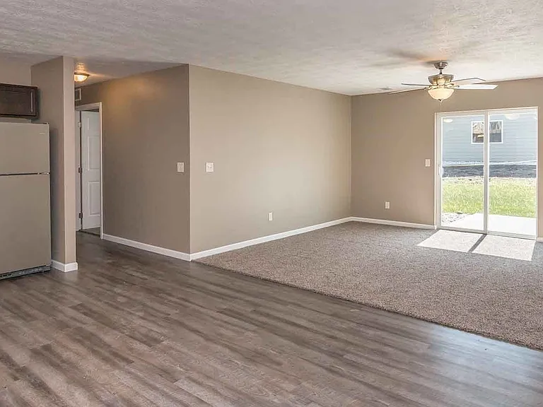 407 W Opal Ln — Photo 9