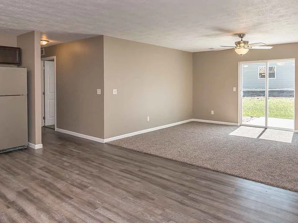 409 W Opal Ln