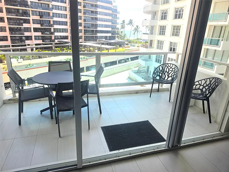 5161 Collins Ave #502 — Photo 25