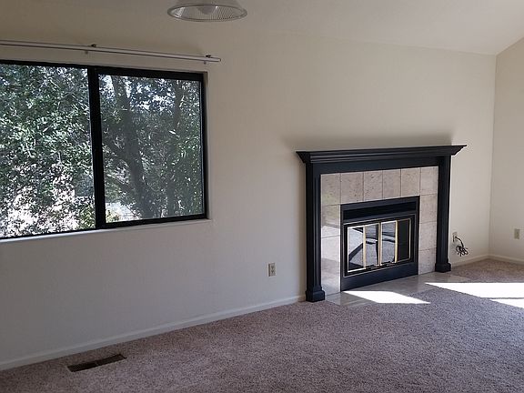 4th image of 1827 Ridgeland Cir