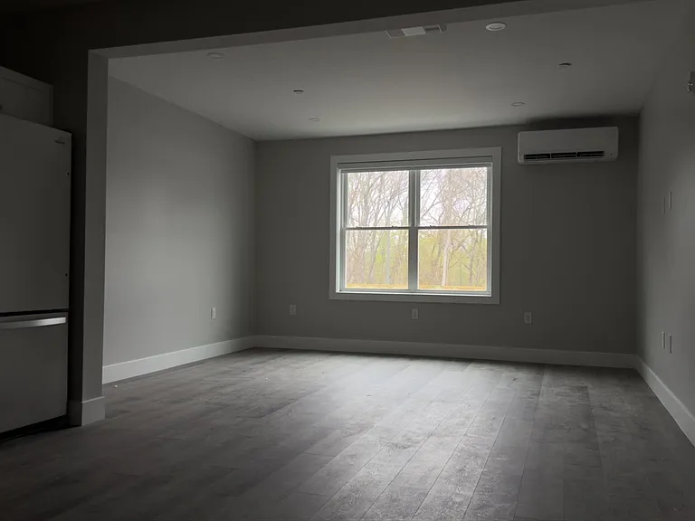 251 Sladen St #105 — Photo 3
