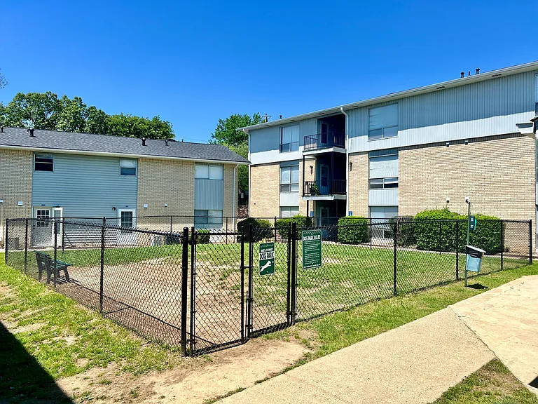 Higdon Ferry Apartments — Photo 5