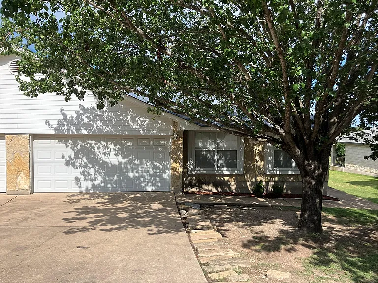 3201 Macarthur Ave #A — Photo 2