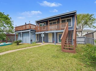 370 Ling St, Bayou Vista, TX 77563