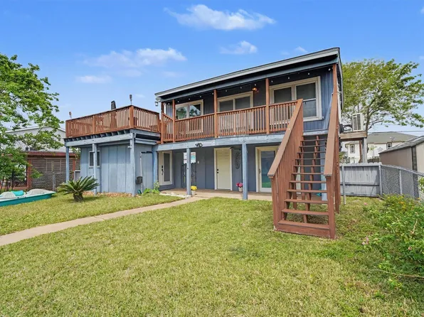 370 Ling St, Bayou Vista, TX 77563