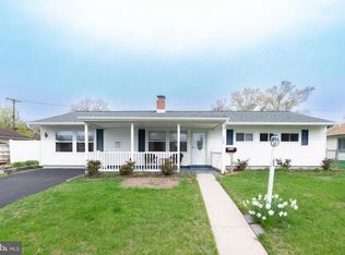 309 Oaktree Dr, Levittown, PA