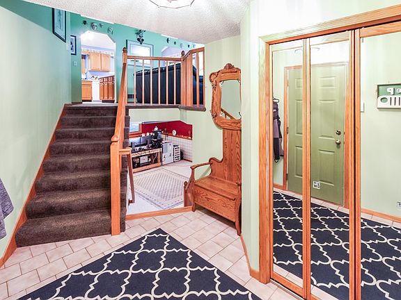 2nd image of 4037 Stockdale Dr