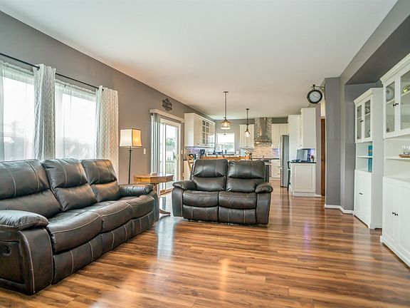3rd image of 4845 Gingko Dr