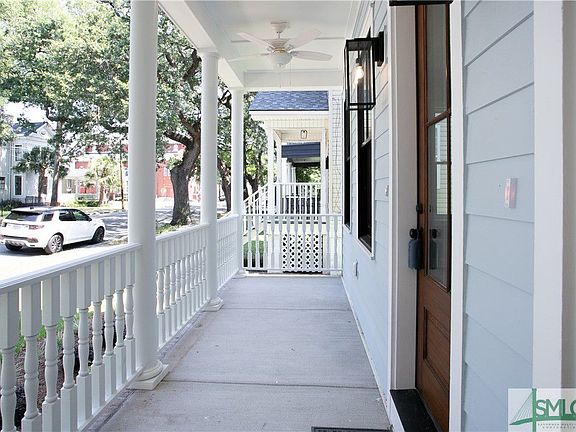 4th image of 1716 Barnard St #A